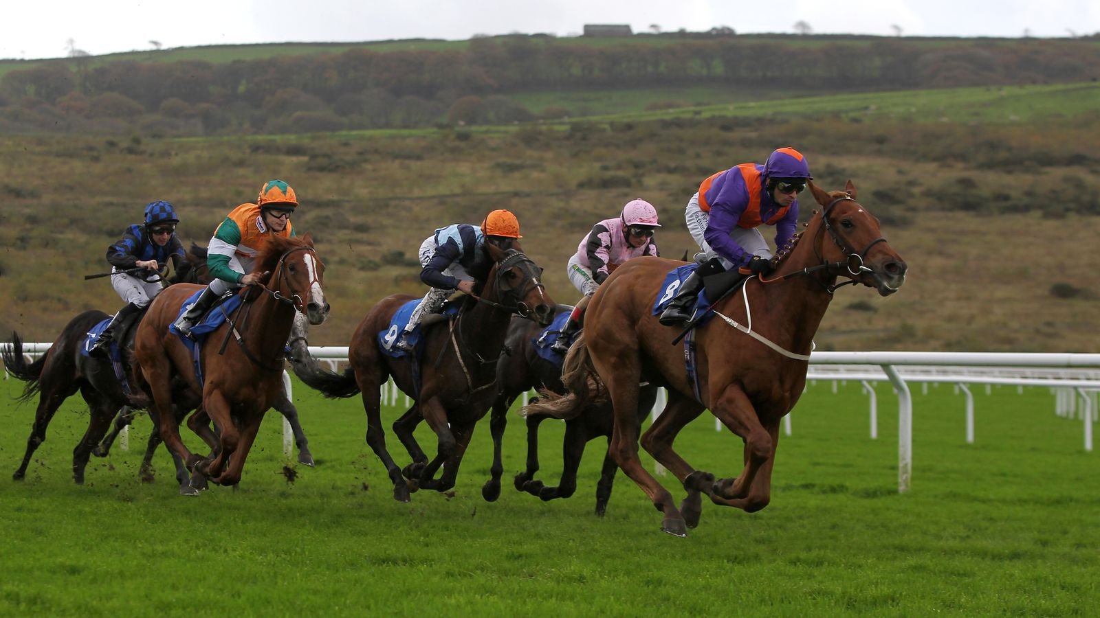 Today on Sky Sports Racing: Ffos Las Hosts Six-Race Card